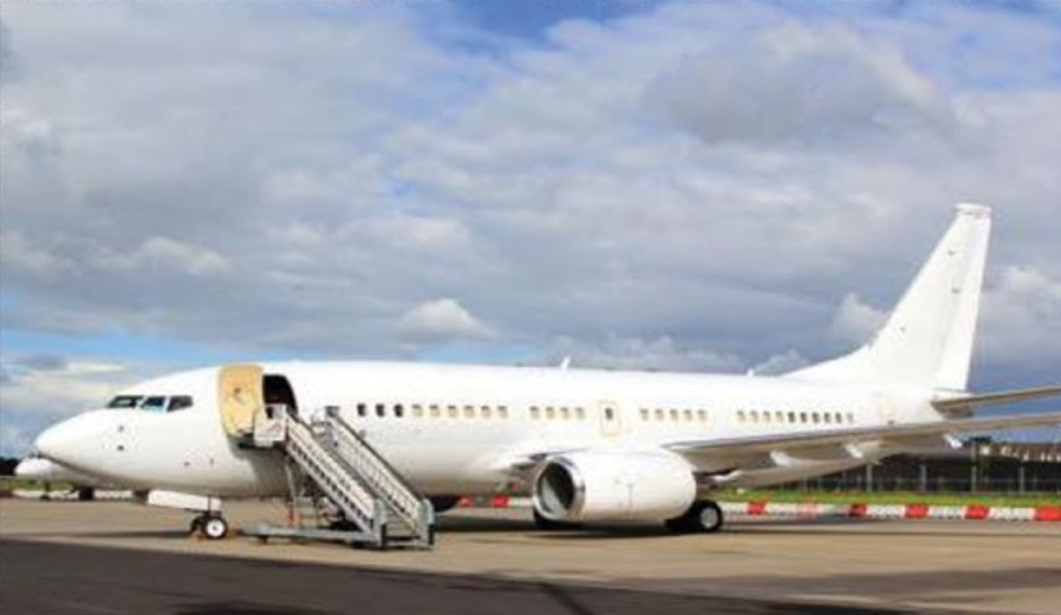Boeing 737-73W BBJ